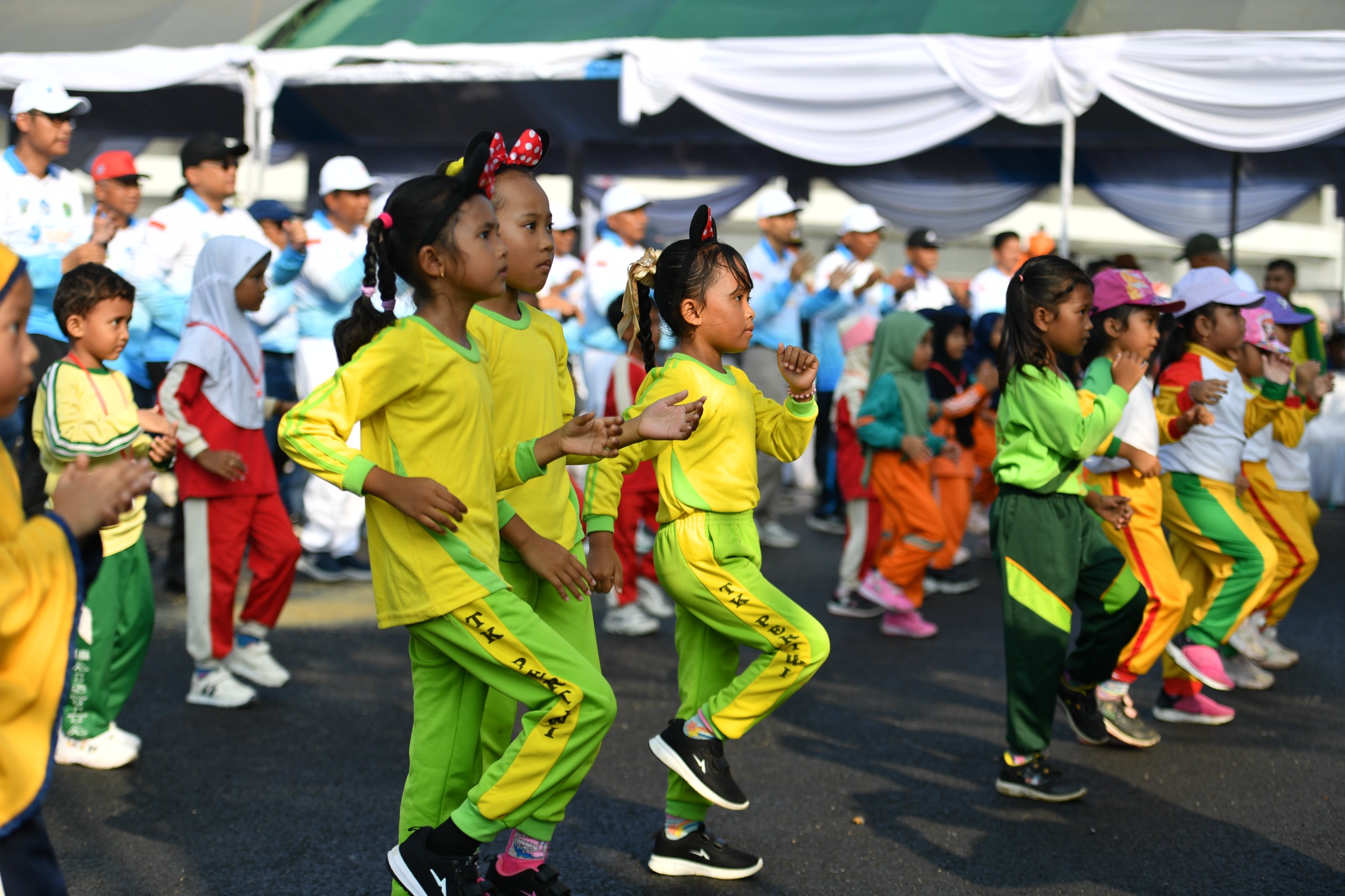 Peringatan Puncak Hardiknas di Jatim Raih Rekor MURI, 24 Ribu Murid Kompak Ikuti Senam Anak Indonesia Hebat